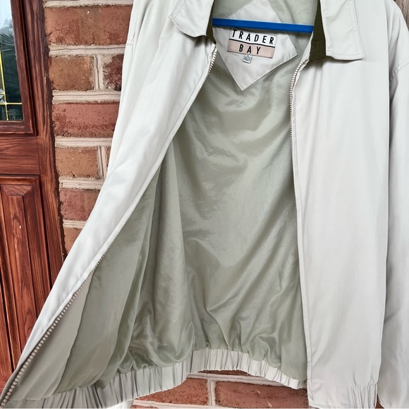 Men’s lightweight jacket. Excellent condition and quality. XL (unisex) - Picture 9 of 11